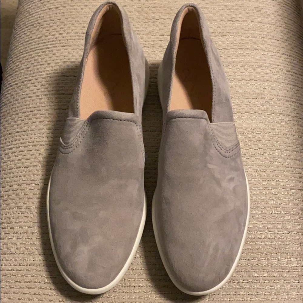 27 Edit Dionne Icy Grey suede